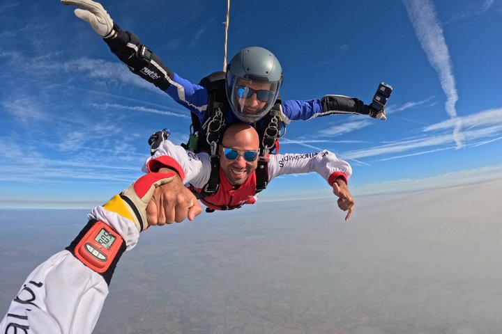 Premium Skydiving Portugal 15,000ft Freefall near Lisbon
