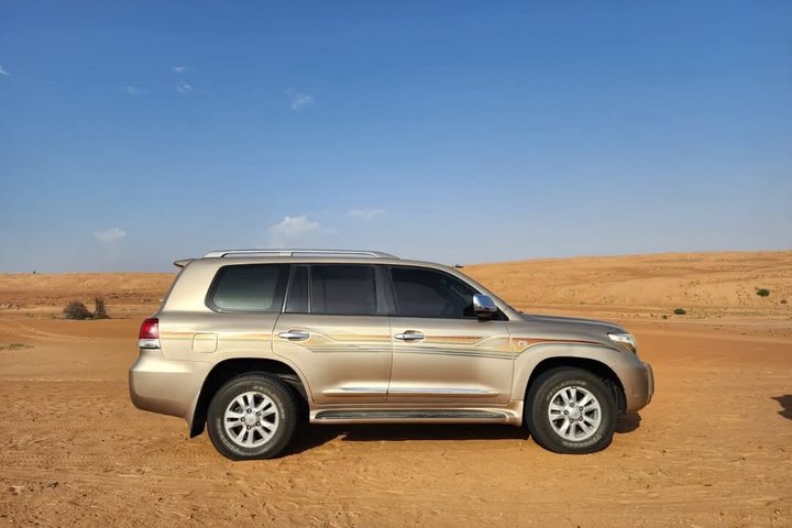 Private Transfer from Al Ain to Muscat Area