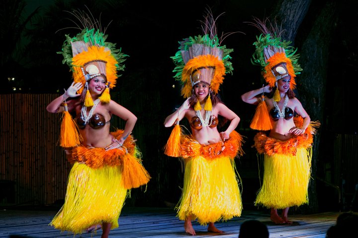 Oahu: Ka Moana Lūʻau at Aloha Tower – Oceanfront Luau Show