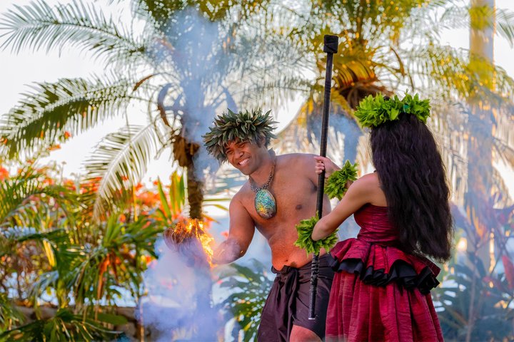 Oahu: Ka Moana Lūʻau at Aloha Tower – Oceanfront Luau Show