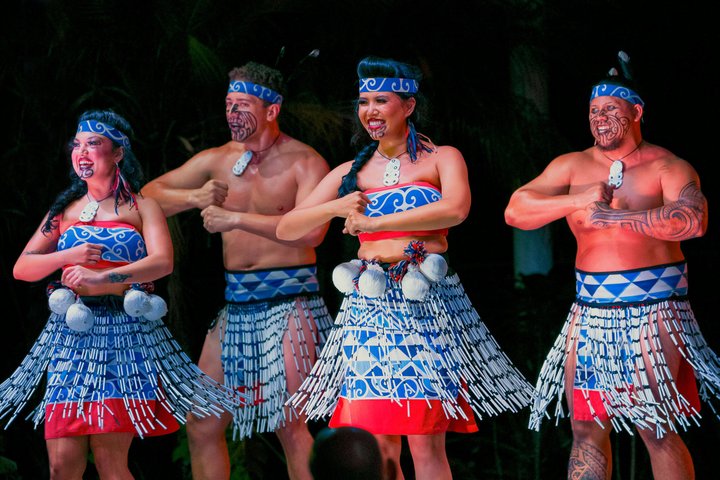 Oahu: Ka Moana Lūʻau at Aloha Tower – Oceanfront Luau Show