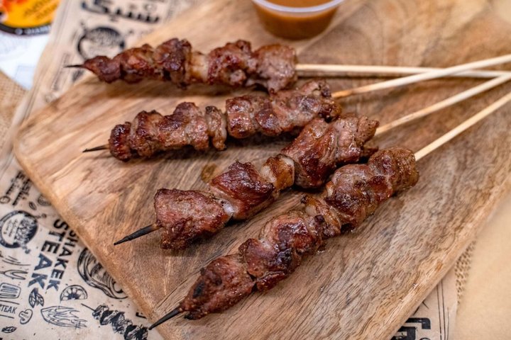 Omani Culinary Tour with Traditional BBQ And Local Guide