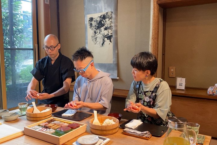 Private Sushi Class in Tokyo–6 Kinds, Cultural Story & Full Meal