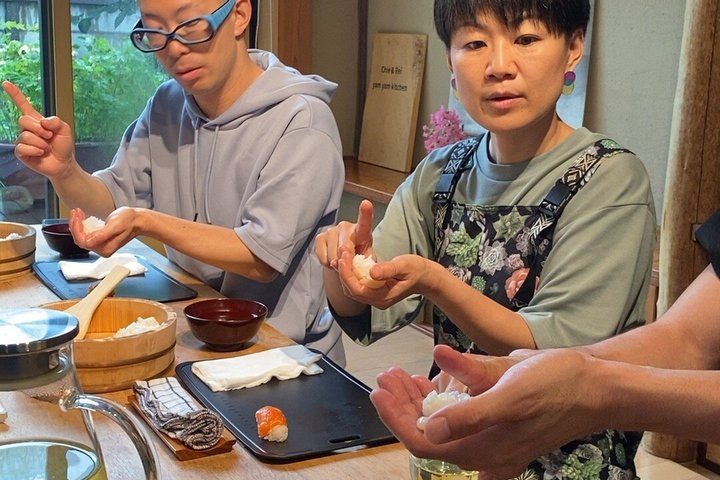 Private Sushi Class in Tokyo–6 Kinds, Cultural Story & Full Meal
