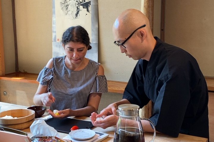 Vegan Sushi Class in Tokyo–6 Kinds, Cultural Story & Full Meal