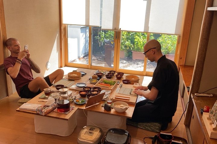 Vegan Sushi Class in Tokyo–6 Kinds, Cultural Story & Full Meal