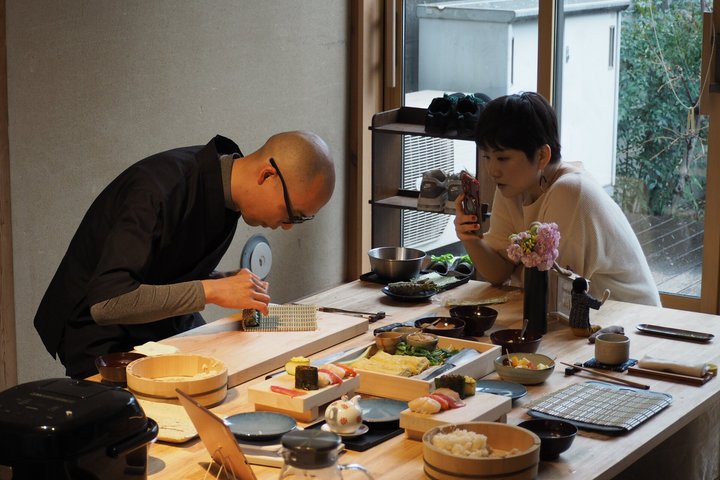 Private Sushi Class in Tokyo–6 Kinds, Cultural Story & Full Meal
