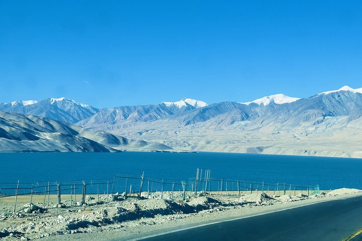 One Day Karakoram Highway Adventure Lakes and Glaciers