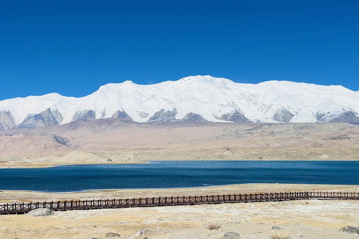 One Day Karakoram Highway Adventure Lakes and Glaciers