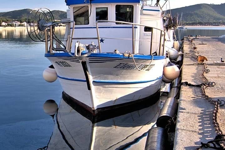 Fishing on the Island of Elba with lunch on board