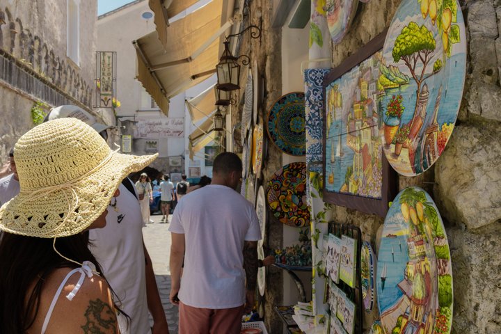 From Salerno: Small Group Amalfi Coast boat tour with stops in Positano & Amalfi
