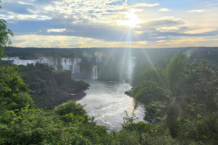 Private Iguazu Falls Tour: Brazil & Argentina in one VIP Day