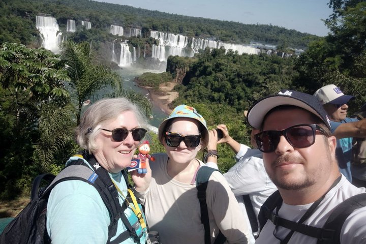 Private Iguazu Falls Tour: Brazil & Argentina in one VIP Day
