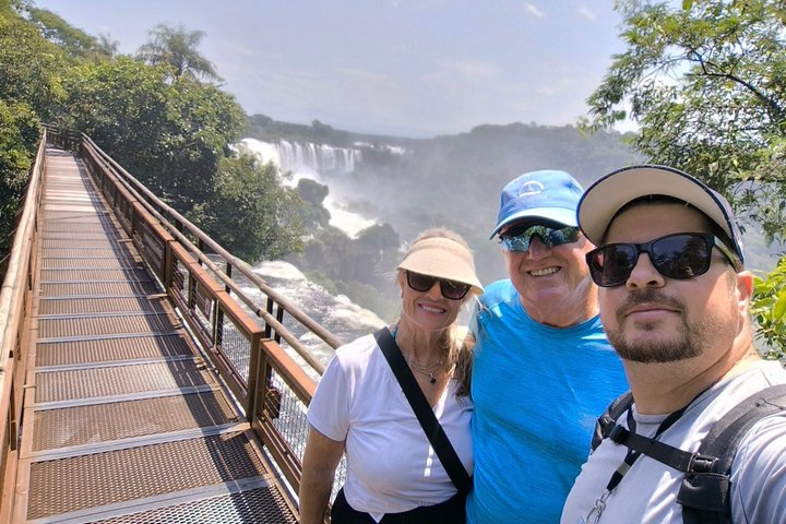 Private Iguazu Falls Tour: Brazil & Argentina in one VIP Day