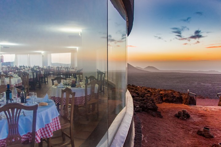 Timanfaya Evening Experience and Volcano Dinner