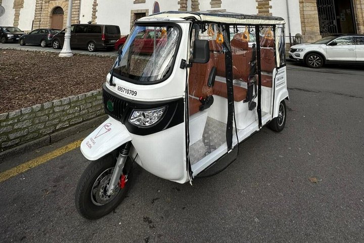 Scenic Tour in TukTuk, Gijón