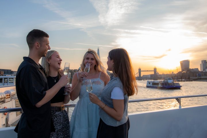 London Dinner Cruise on the Thames River