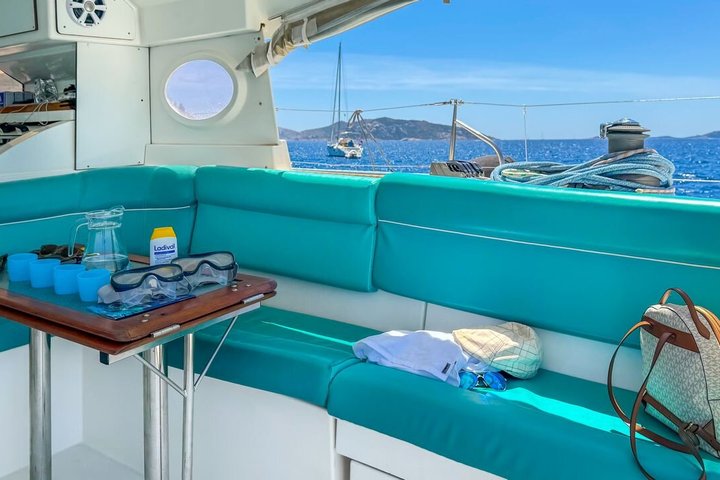 Monomaran tour 16 mt with boarding from Maddalena and Palau