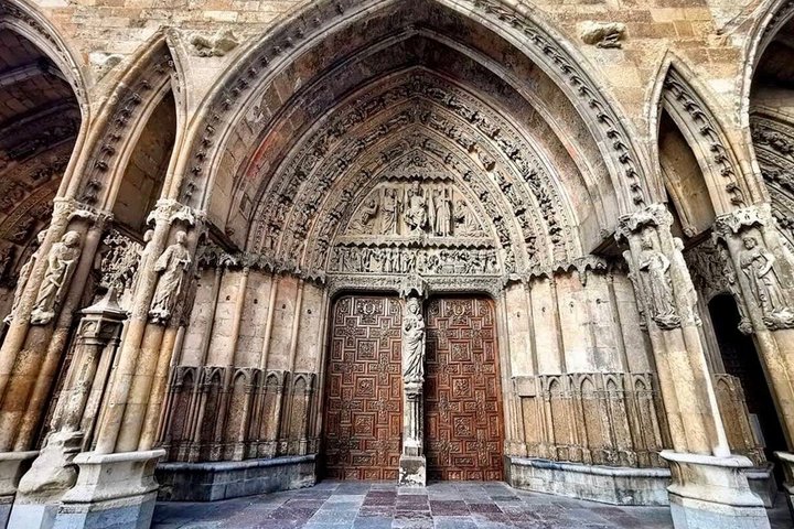 Guided tour of the Cathedral of León