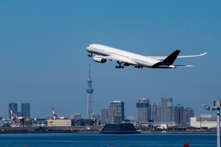 Private Transfers between Narita Airport (NRT) and Haneda (HND)
