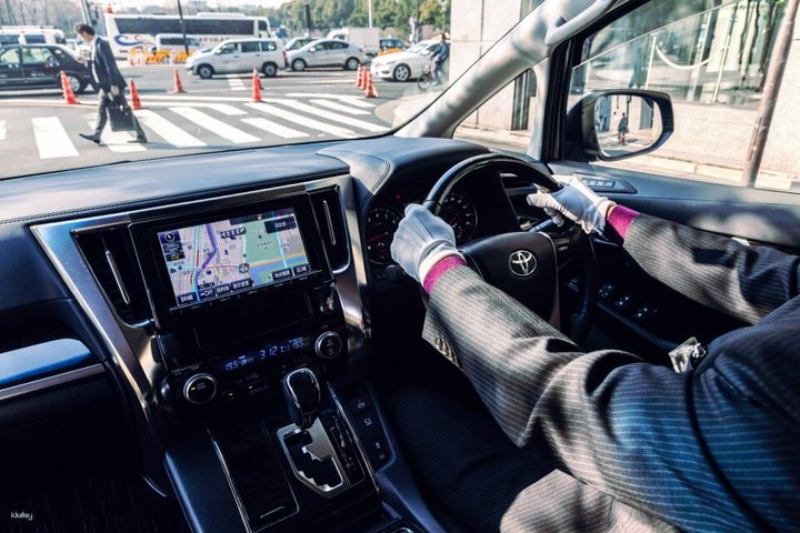 Private Transfers between Narita Airport (NRT) and Haneda (HND)