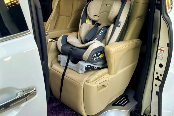 Private Transfers between Narita Airport (NRT) and Haneda (HND)