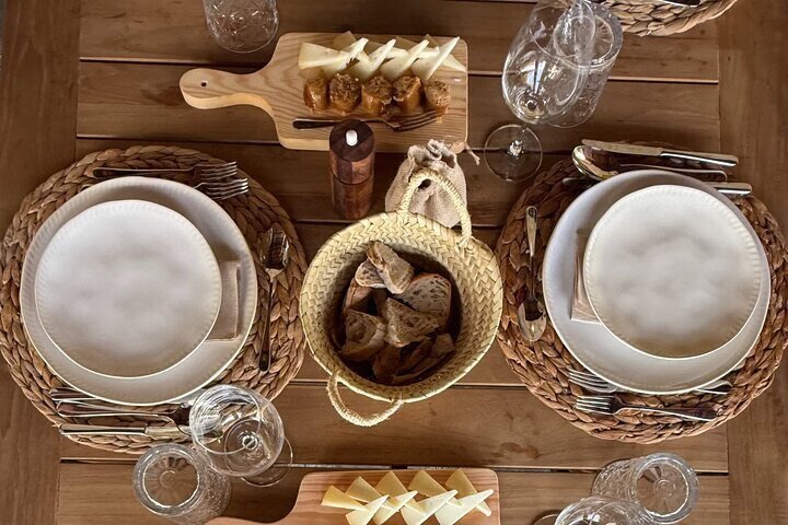 Private tour with 3 wineries with typical harmonized lunch