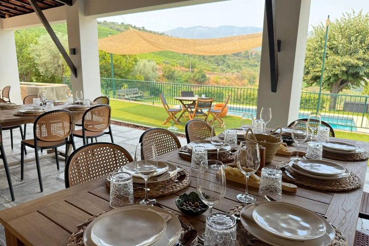 Private tour with 3 wineries with typical harmonized lunch