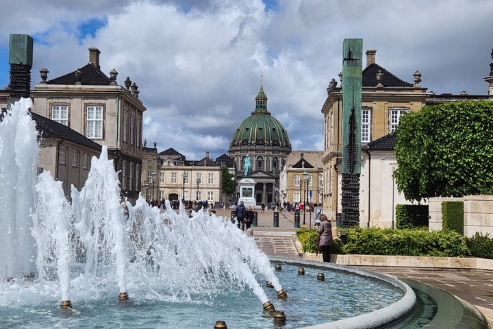 Walk & Canal Tour: Copenhagen Highlights + Changing of the Guards