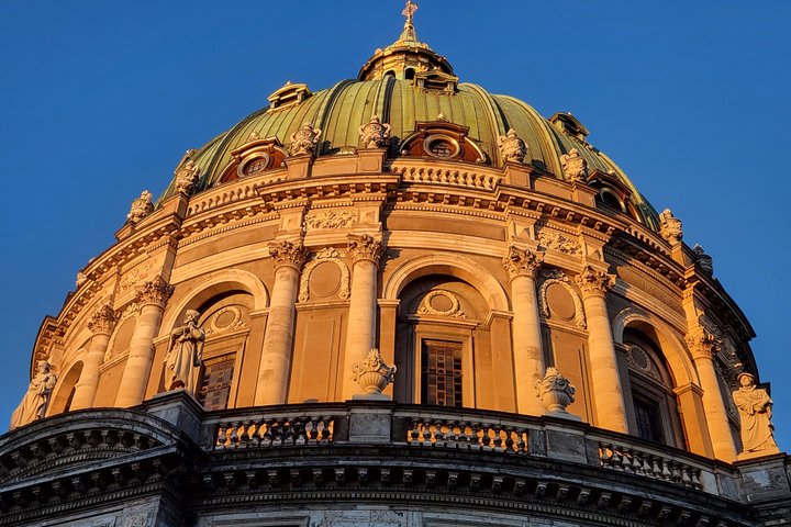 Walk & Canal Tour: Copenhagen Highlights + Changing of the Guards