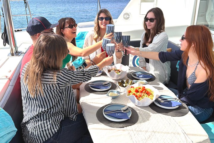 Luxury Catamaran Morning Semi-Private and Greek Gastronomy Athens