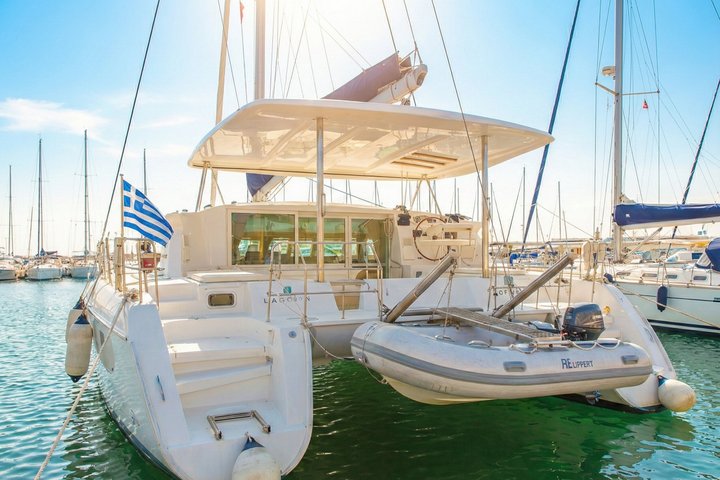 Luxury Catamaran Morning Semi-Private and Greek Gastronomy Athens