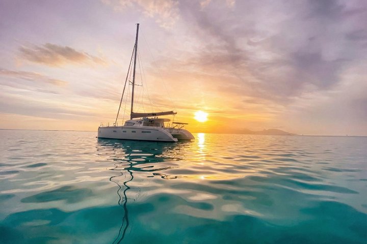 Luxury Catamaran Morning Semi-Private and Greek Gastronomy Athens