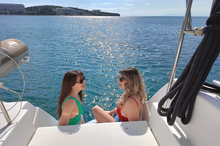 Luxury Catamaran Morning Semi-Private and Greek Gastronomy Athens