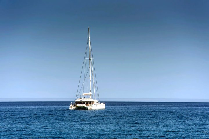 Luxury Catamaran Morning Semi-Private and Greek Gastronomy Athens