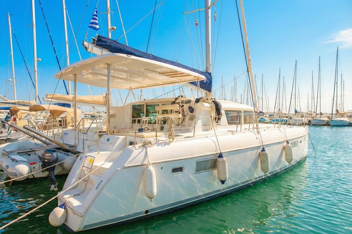 Luxury Catamaran Morning Semi-Private and Greek Gastronomy Athens