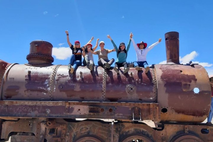 Your Best Uyuni Experience: 3-Day Salt Flats, Lagoons & Deserts