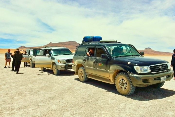 Your Best Uyuni Experience: 3-Day Salt Flats, Lagoons & Deserts