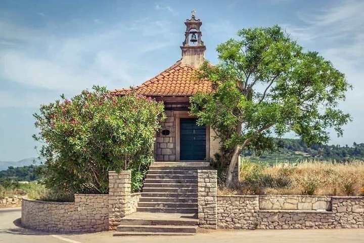 AUTHENTIC KORČULA - shared tour