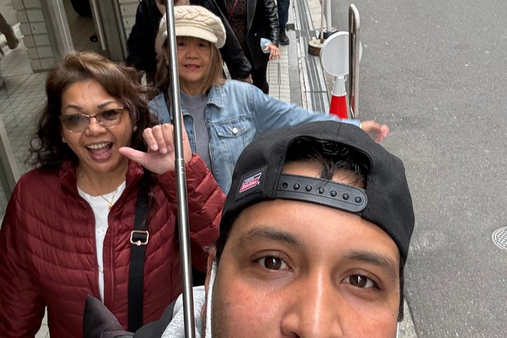 Private & Customizable Osaka Tour with a Local Guide