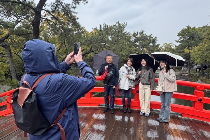 Private & Customizable Osaka Tour with a Local Guide