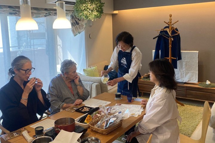 Cooking local cuisine＆Sｗeets in Matsuyama Castle town, Ehime