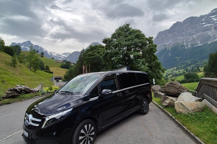 Private Day Trip from Grindelwald to Lucerne and Hidden Lakes