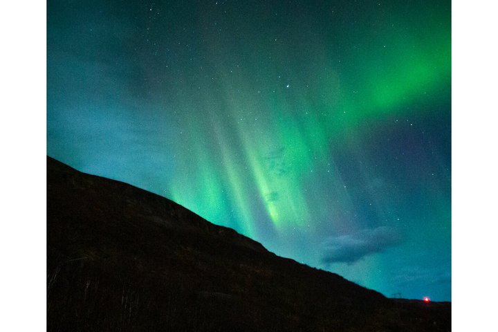 Kiruna: Aurora Chase with Street Food Dinner & Nature Guides