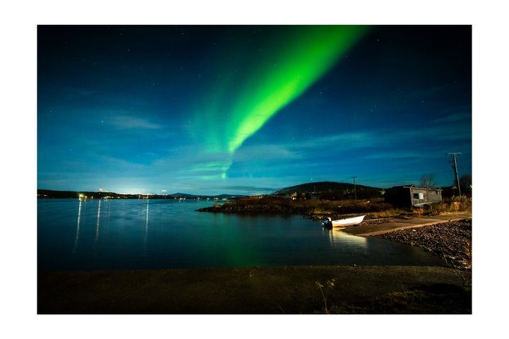 Kiruna: Aurora Chase with Street Food Dinner & Nature Guides