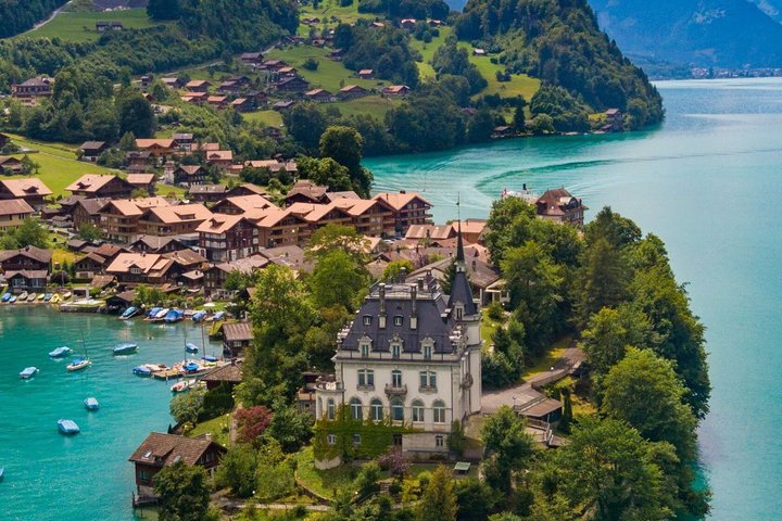 Lauterbrunnen Grand Tour Waterfalls and Hidden Spots in Alps