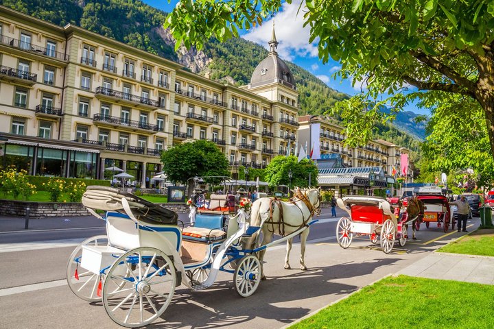 Lauterbrunnen Grand Tour Waterfalls and Hidden Spots in Alps