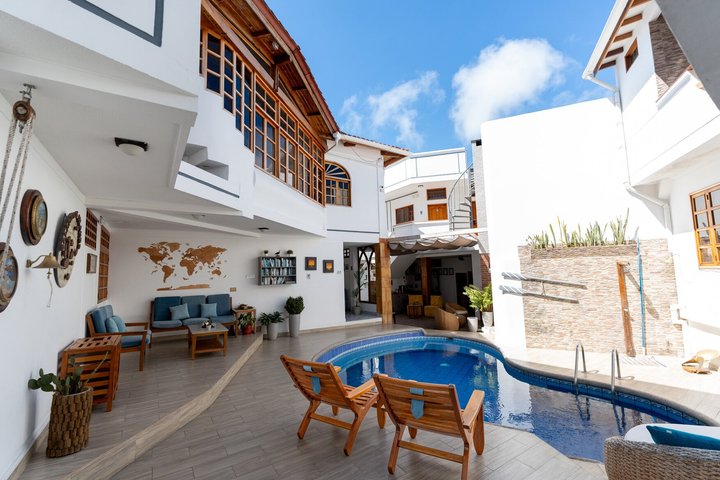 Galapagos First Class 5 Day Package with Yacht Day Tours
