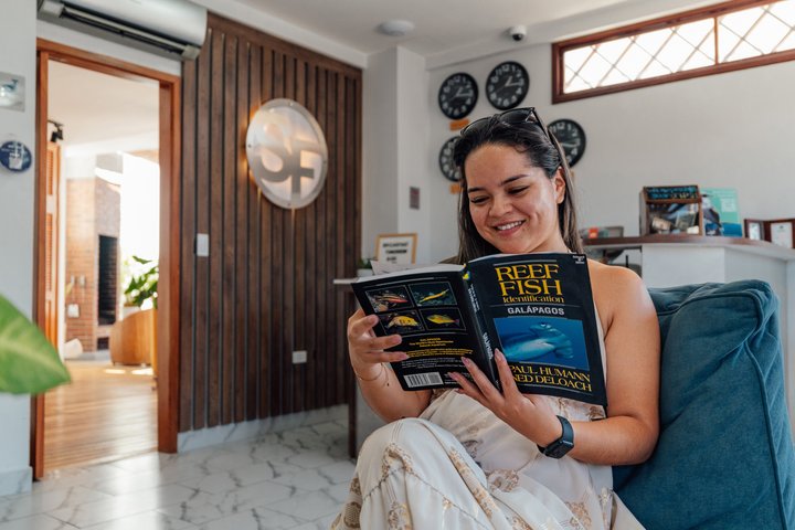 Galapagos First Class 5 Day Package with Yacht Day Tours