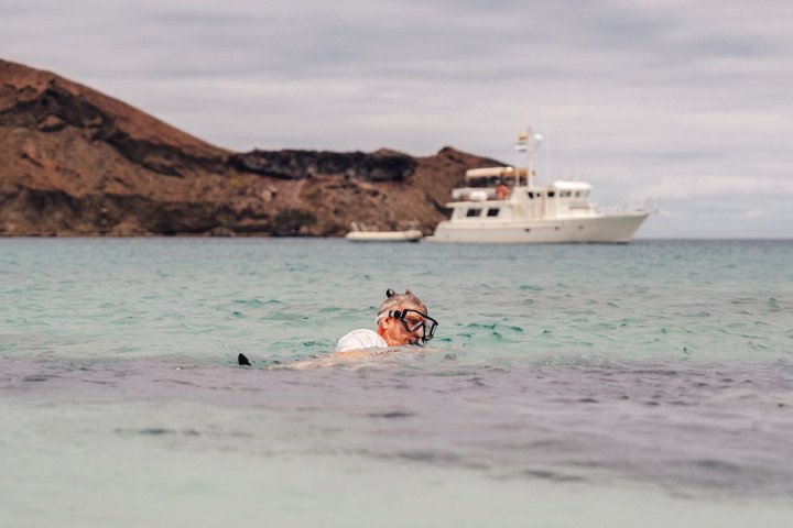 Galapagos First Class 5 Day Package with Yacht Day Tours